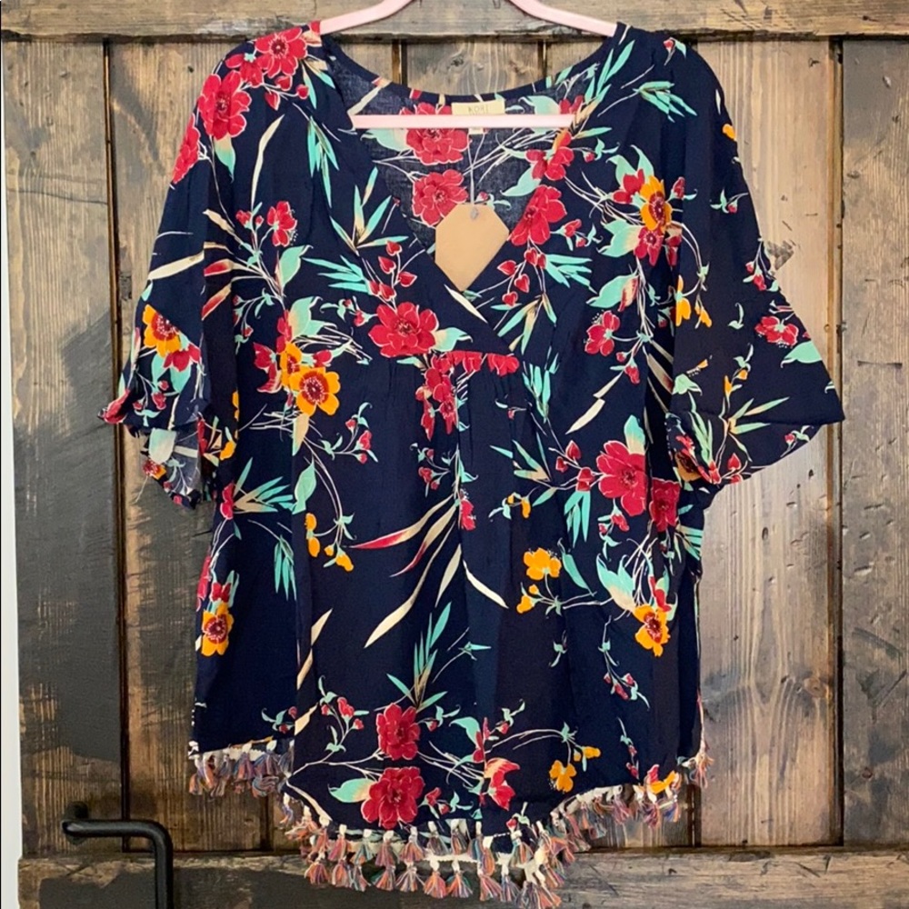 NWT Kori floral print top with fringe trim
